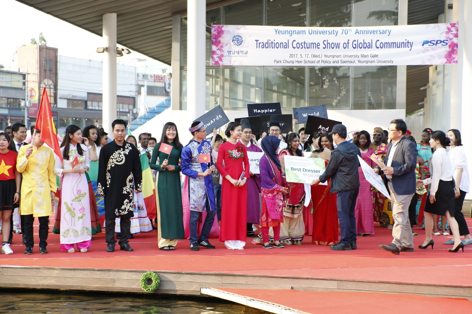 70th anniversary traditional costum show